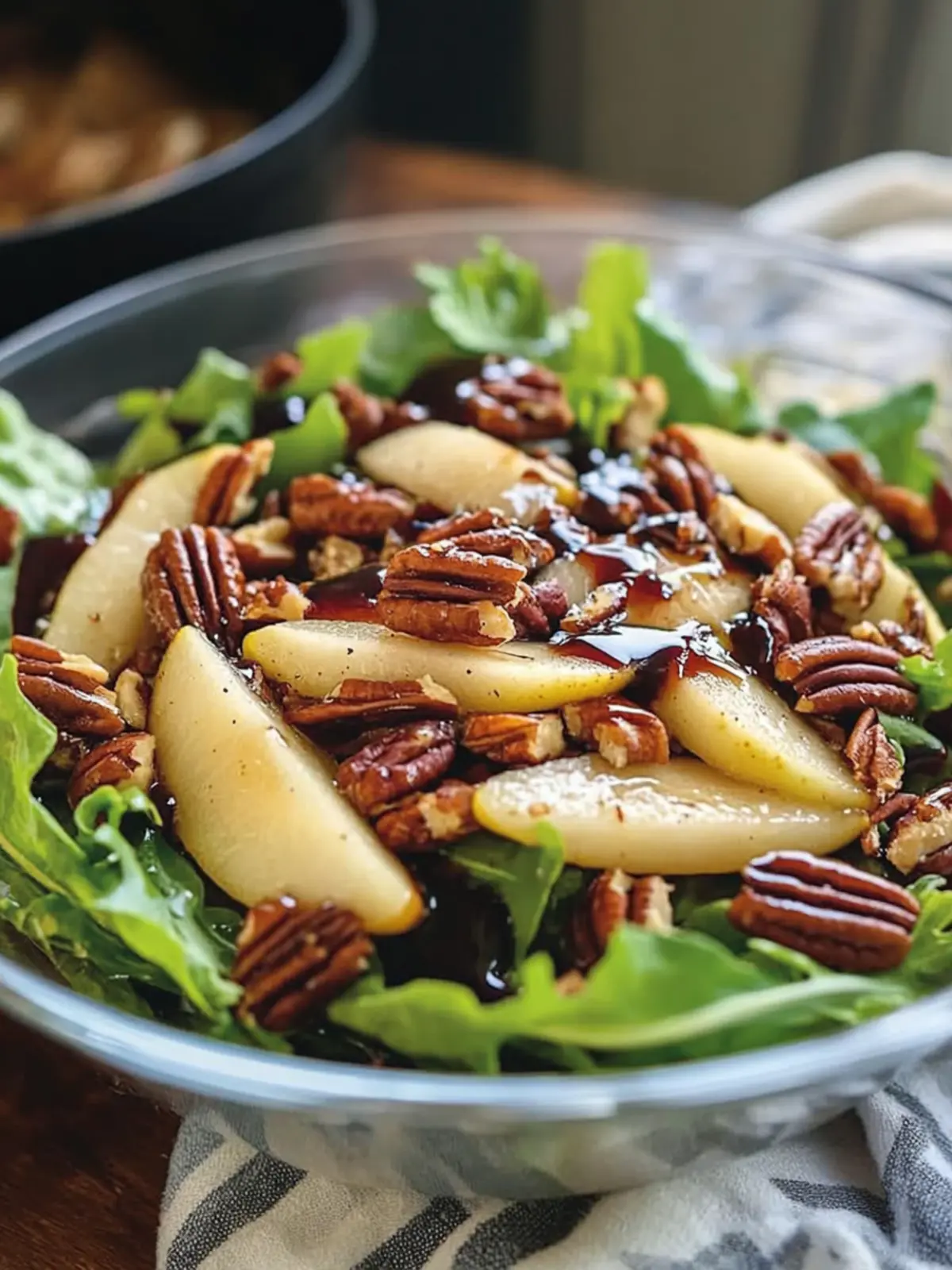 Pear and Candied Pecan Salad with Balsamic Vinaigrette Bliss 2 Pear and Candied Pecan Salad With Balsamic Vinaigrette